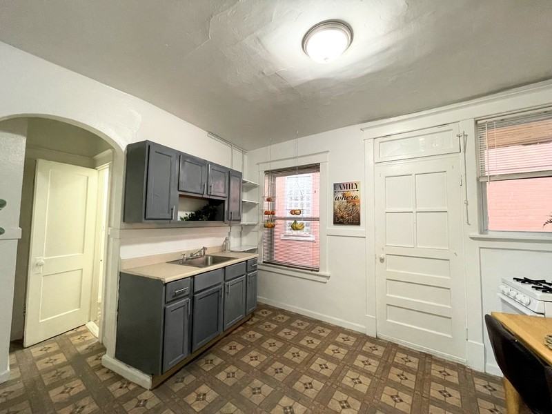 2749 Pestalozzi St #2E - Photo 6 of 9