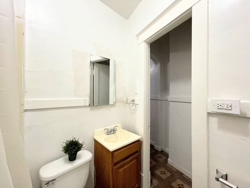 2749 Pestalozzi St #2E - Photo 7 of 9