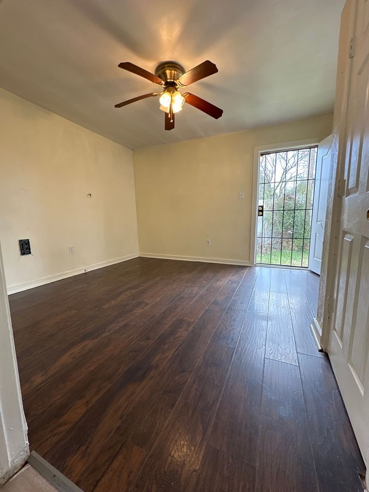 198 Pike Ave - Photo 6 of 12