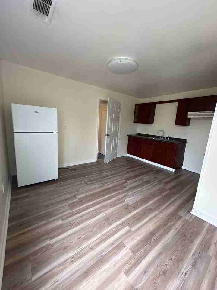 198 Pike Ave - Photo 3 of 13