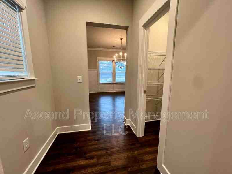 8592 Kensley Ln - Photo 5 of 35