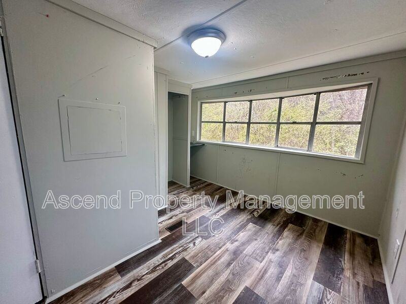 1931 Wilkes Ave - Photo 3 of 12