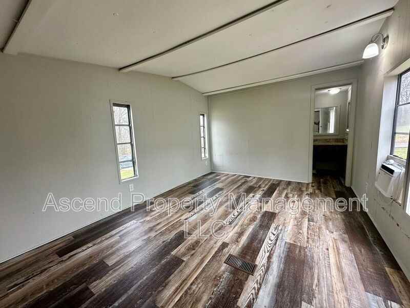 1931 Wilkes Ave - Photo 7 of 12