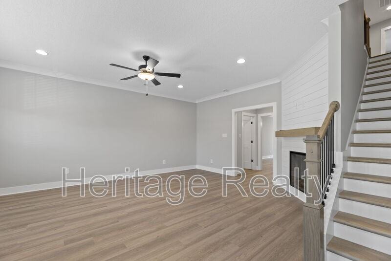 7224 Sassafras Way - Photo 3 of 28