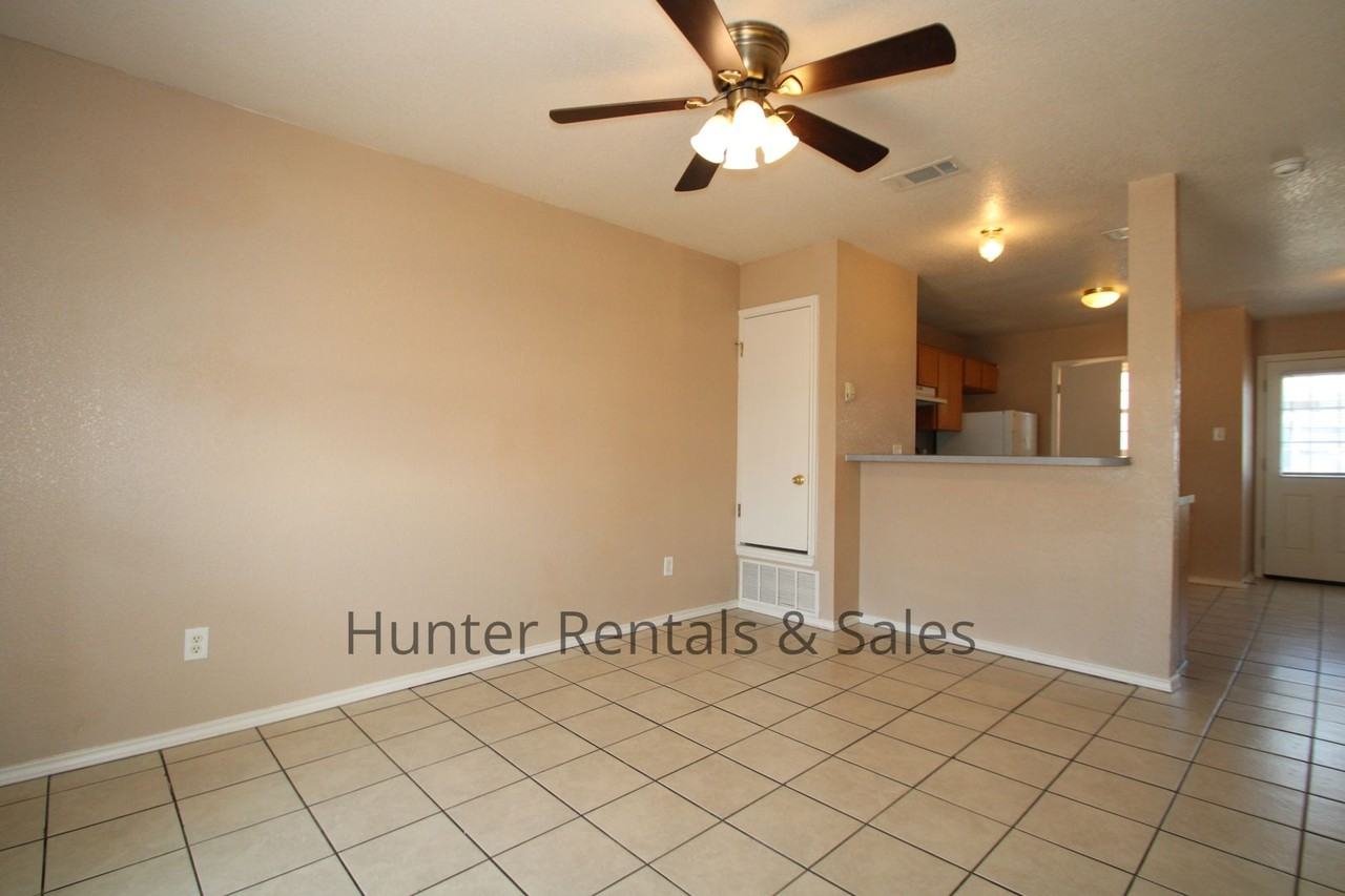 4506 Jeff Scott Dr Apt C - Photo 3 of 17