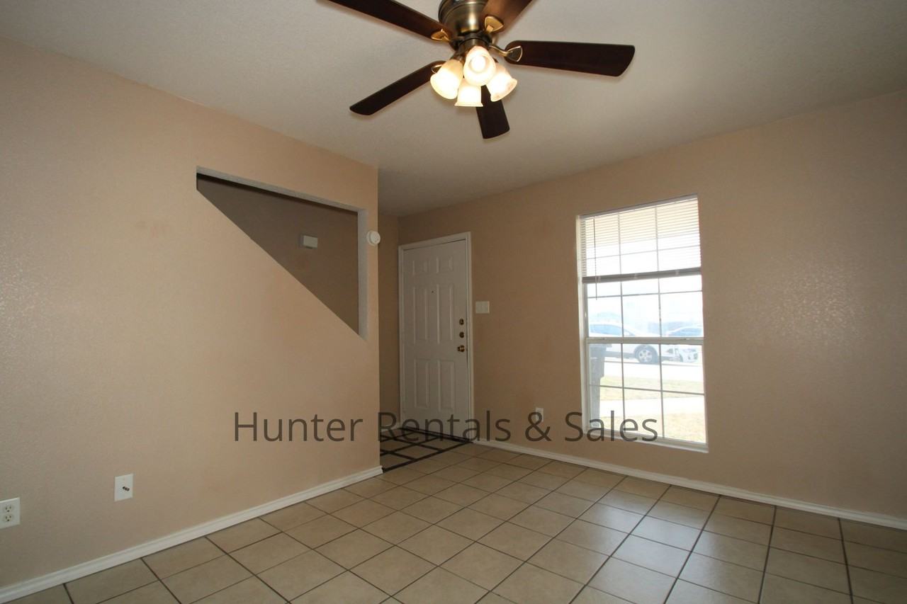 4506 Jeff Scott Dr Apt C - Photo 5 of 17
