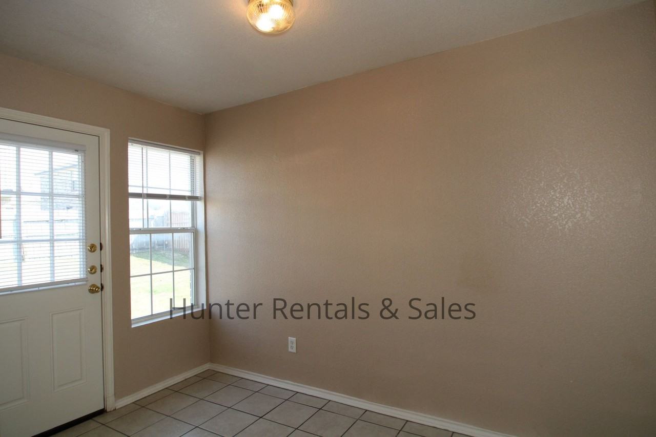4506 Jeff Scott Dr Apt C - Photo 6 of 17