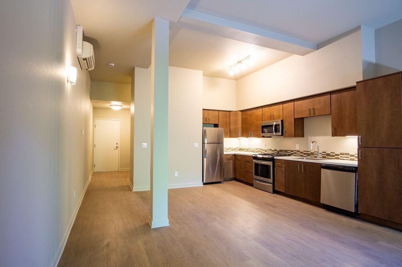 2250 Ne Glisan St #103 - Photo 3 of 13