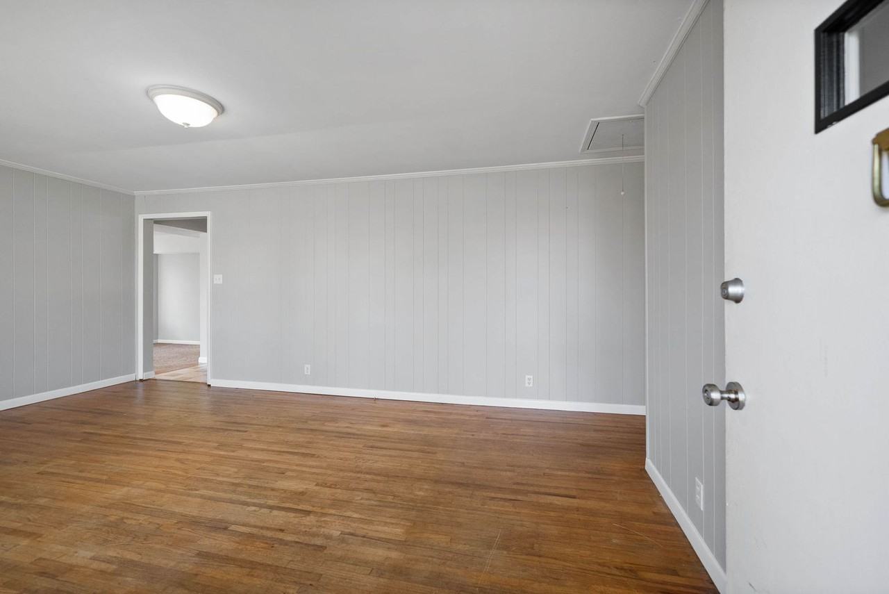 318 Verdun Dr - Photo 4 of 27