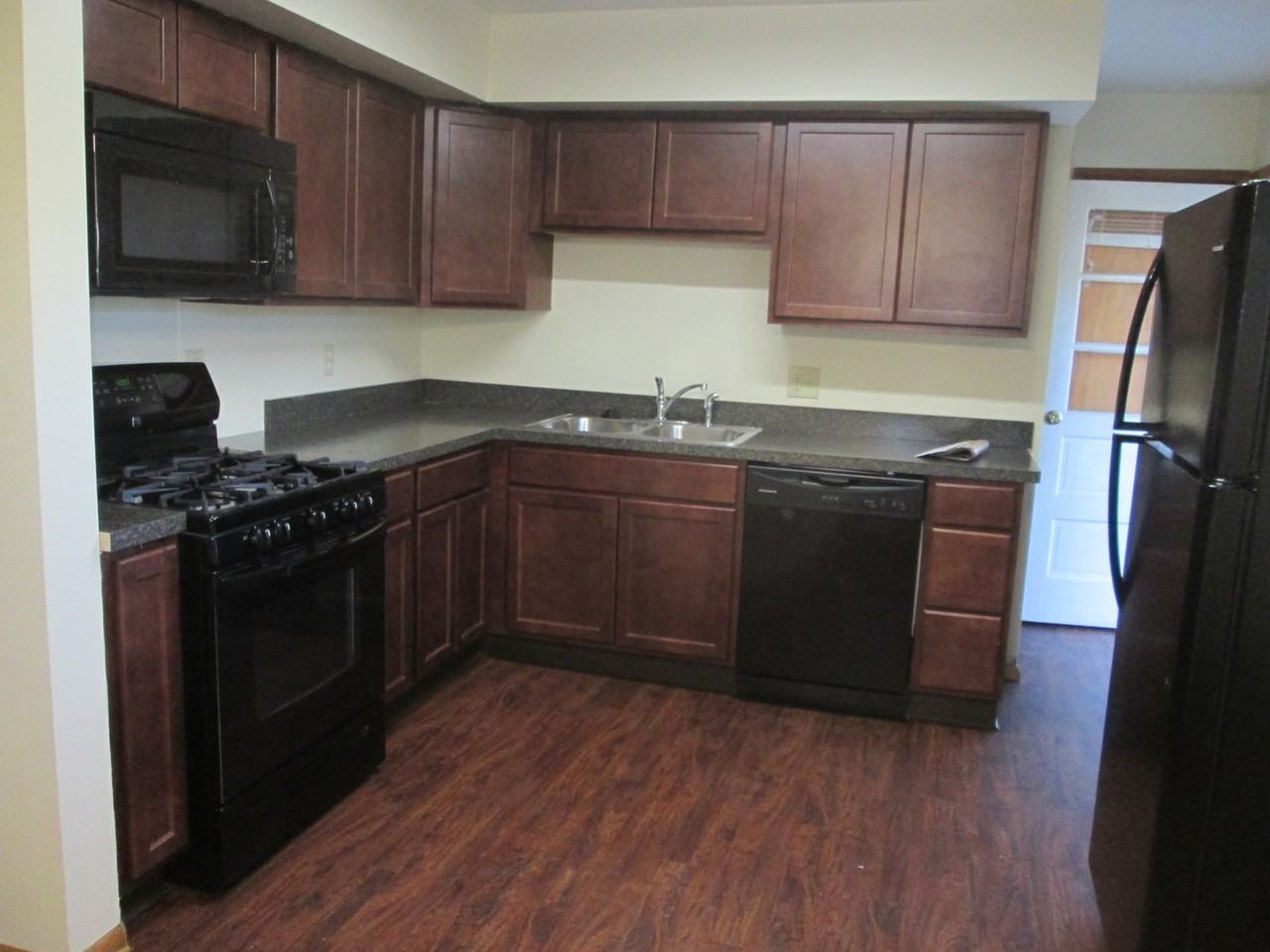 702 Ventura Dr - Photo 2 of 22