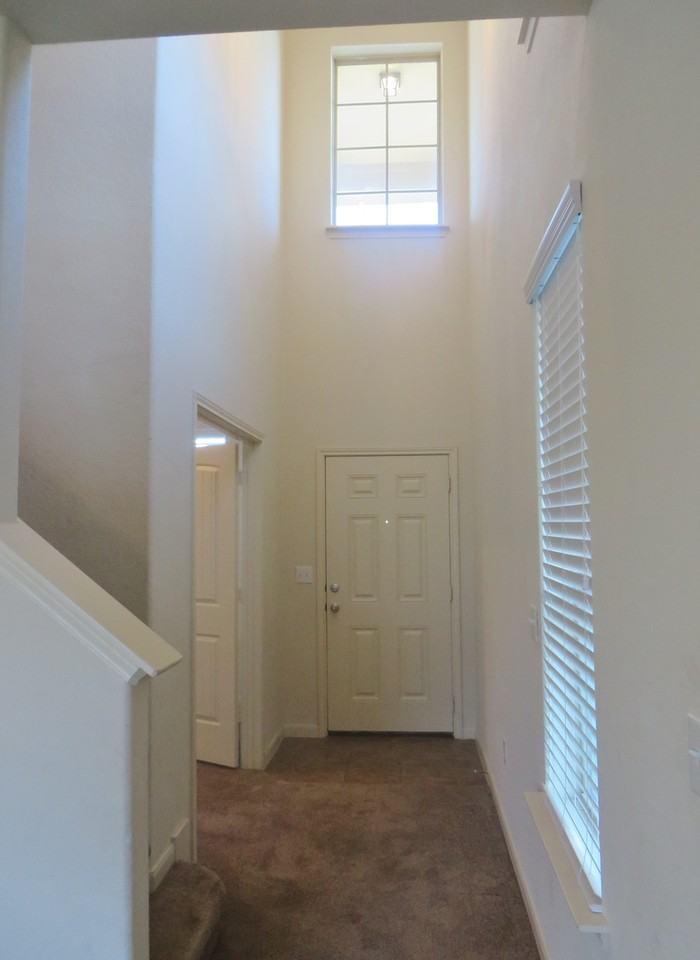 304 Potters Peak Way - Photo 2 of 38