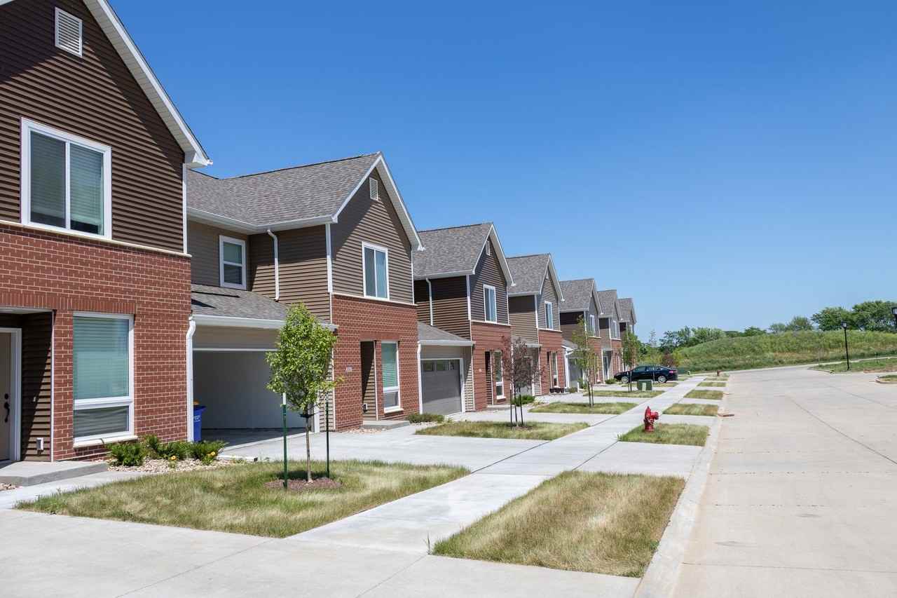 220 Adams St - Photo 2 of 22