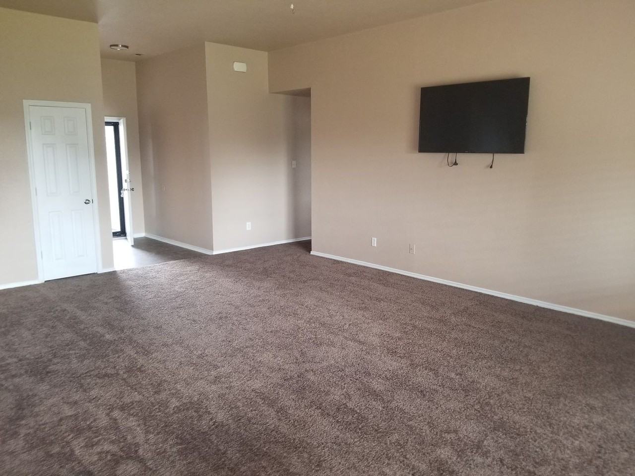 500 Viola Dr - Photo 2 of 23