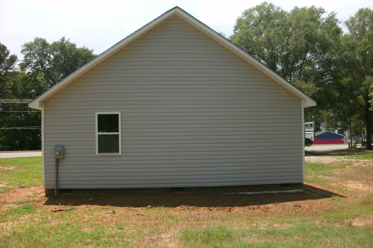 809 S 1st St - Photo 3 of 15