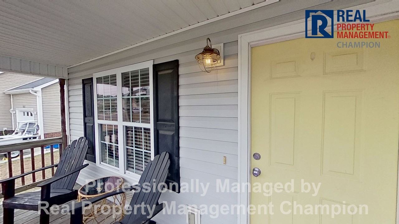 209 Oak Ridge Ln - Photo 2 of 34