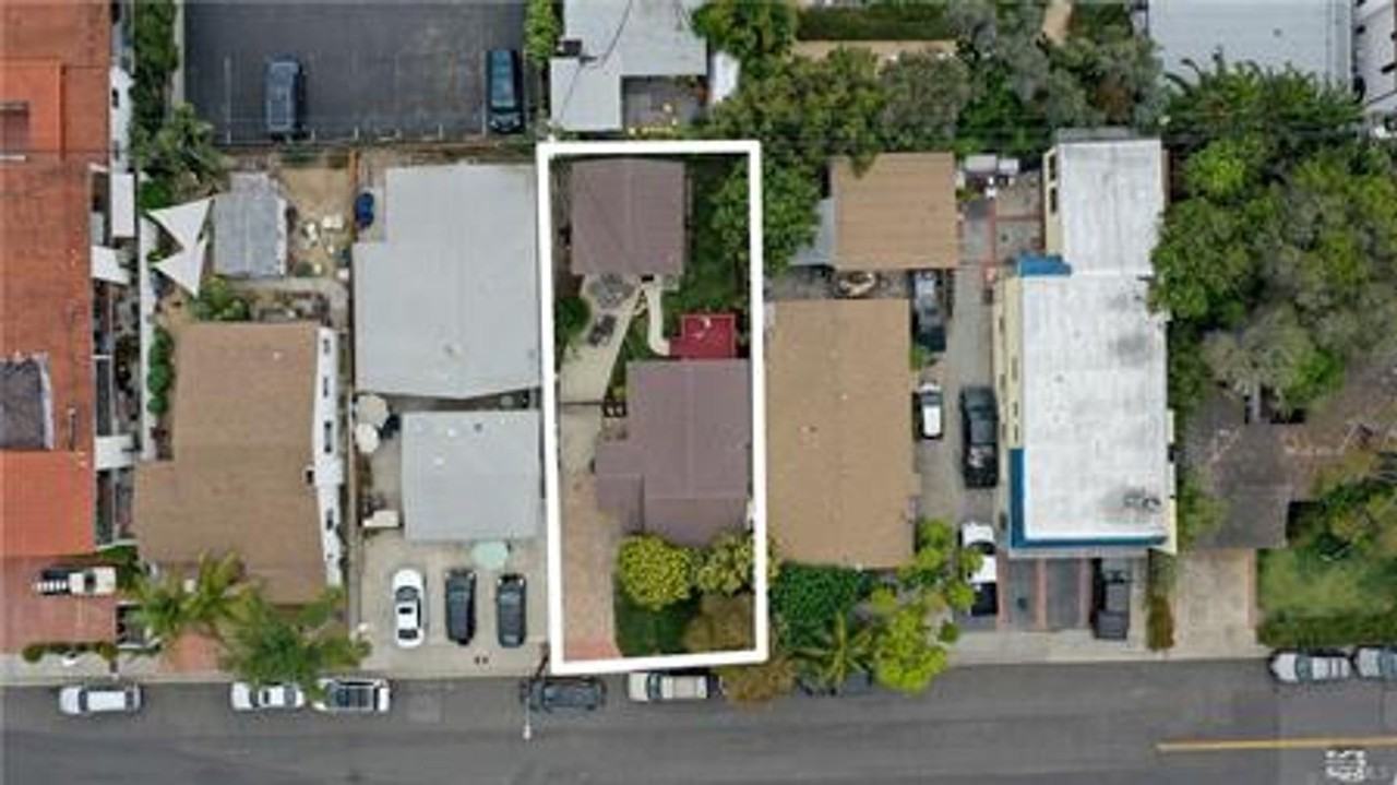 157 Avenida Serra - Photo 3 of 18