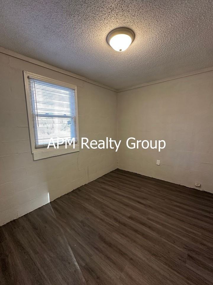 722 Douglas St Apt 7a - Photo 2 of 7