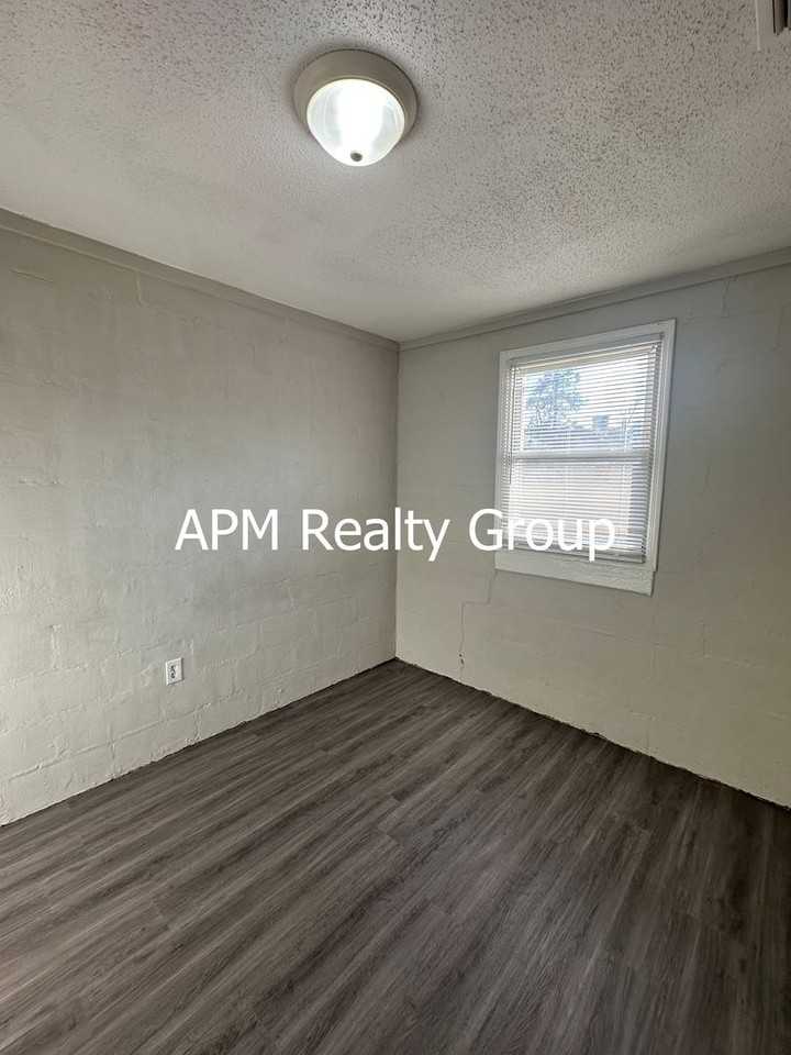 722 Douglas St Apt 7a - Photo 3 of 7