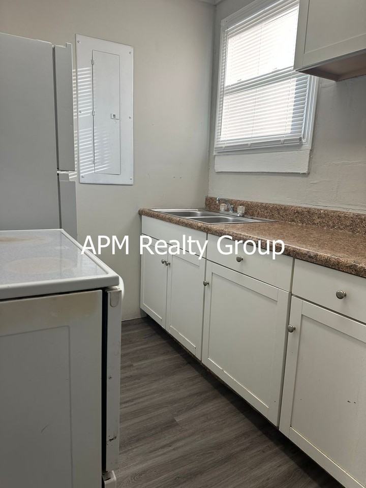 722 Douglas St Apt 7a - Photo 7 of 7