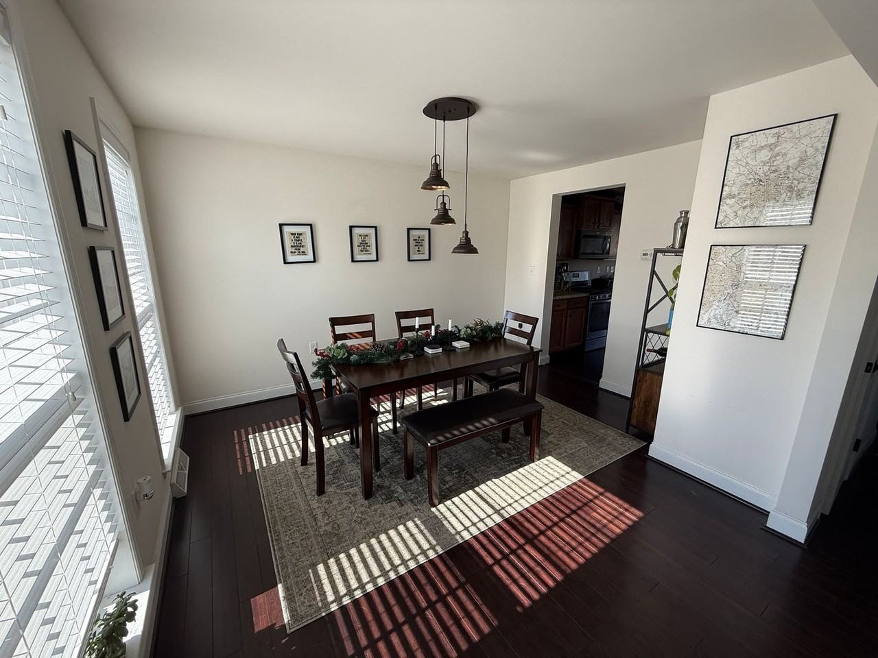 1104 Collina Ln - Photo 3 of 28