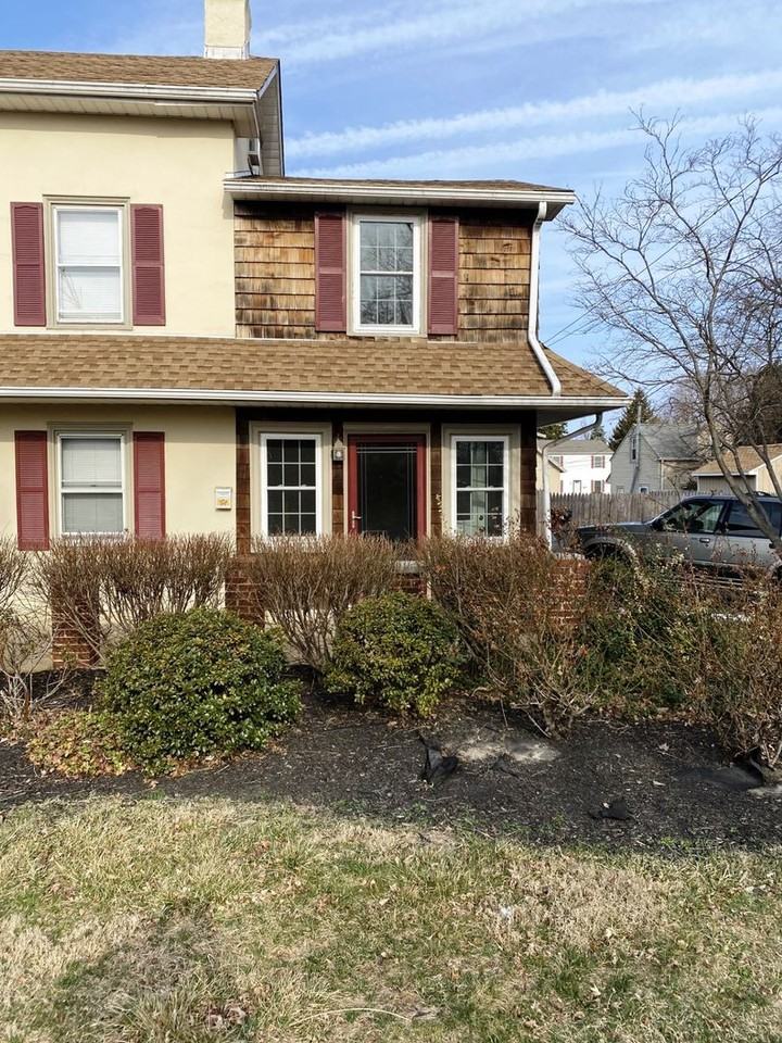 800 Warren St - Photo 2 of 7