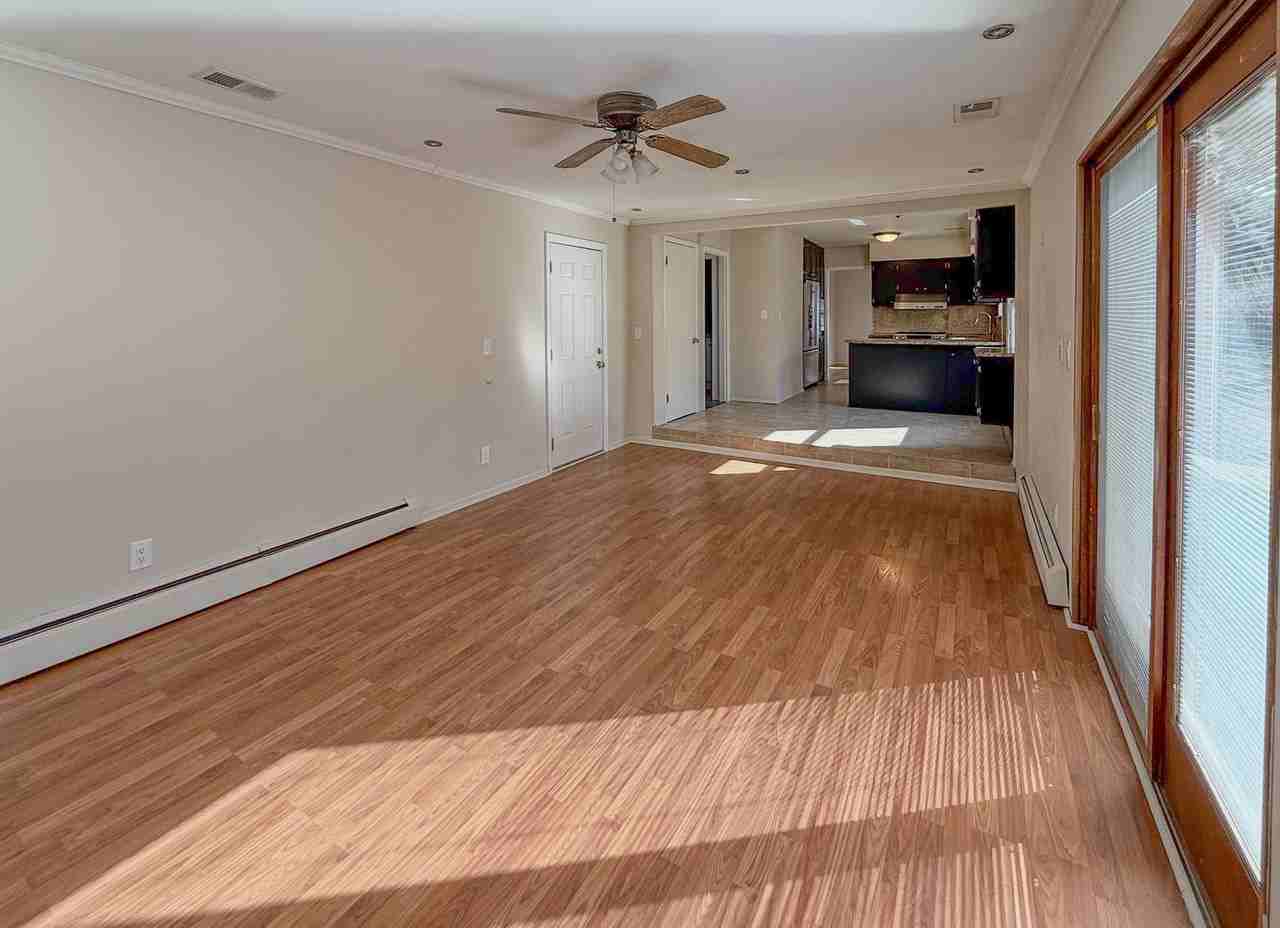 2710 Pendleton Dr - Photo 4 of 40