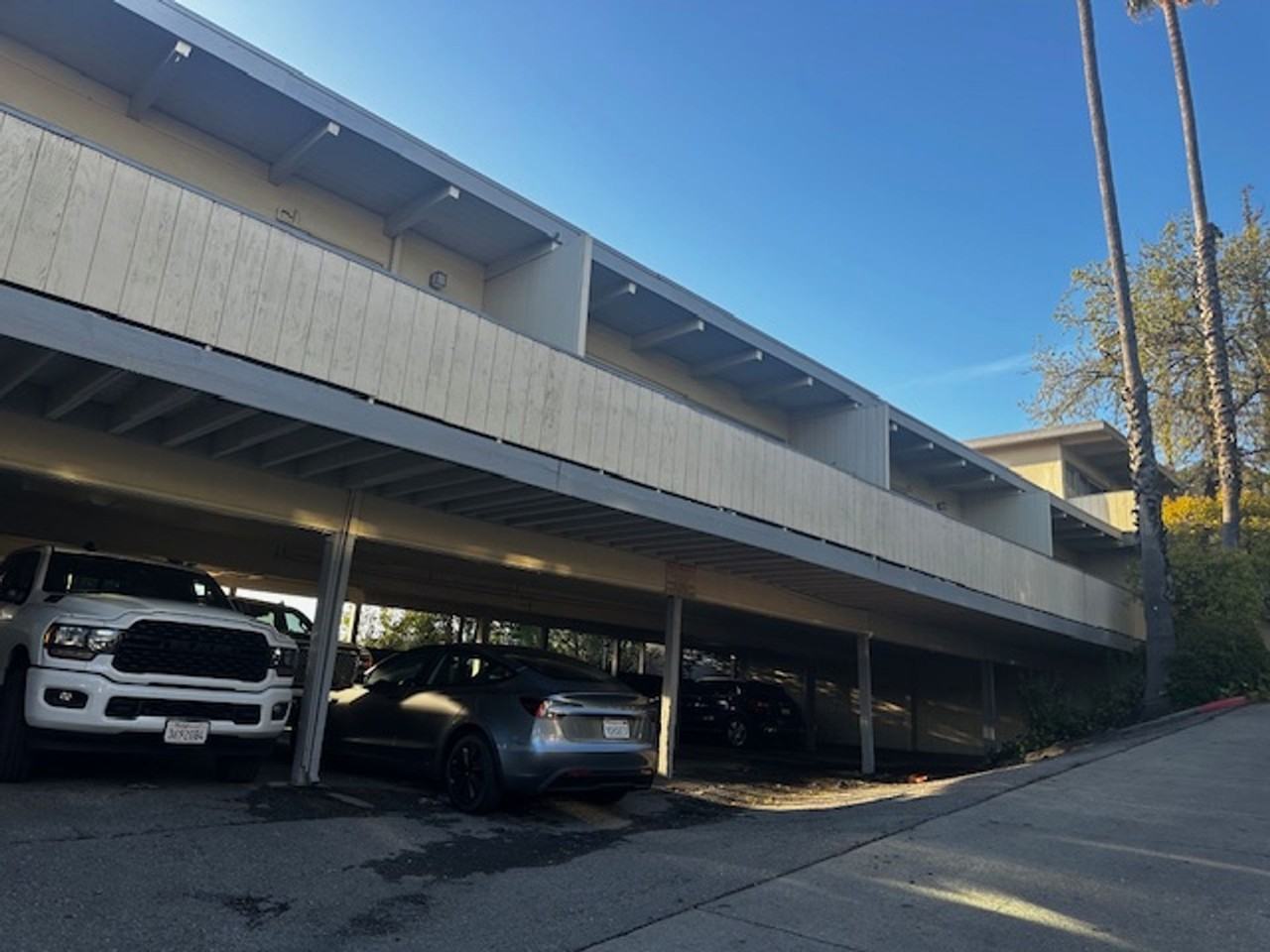 Lincoln Ave Apartments - Photo 5 of 20