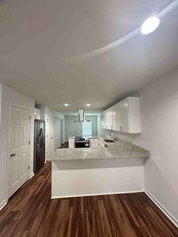 219 Charleston Dr - Photo 4 of 27