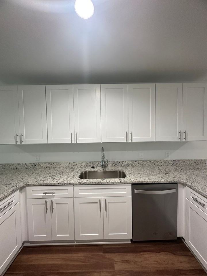 219 Charleston Dr - Photo 5 of 27