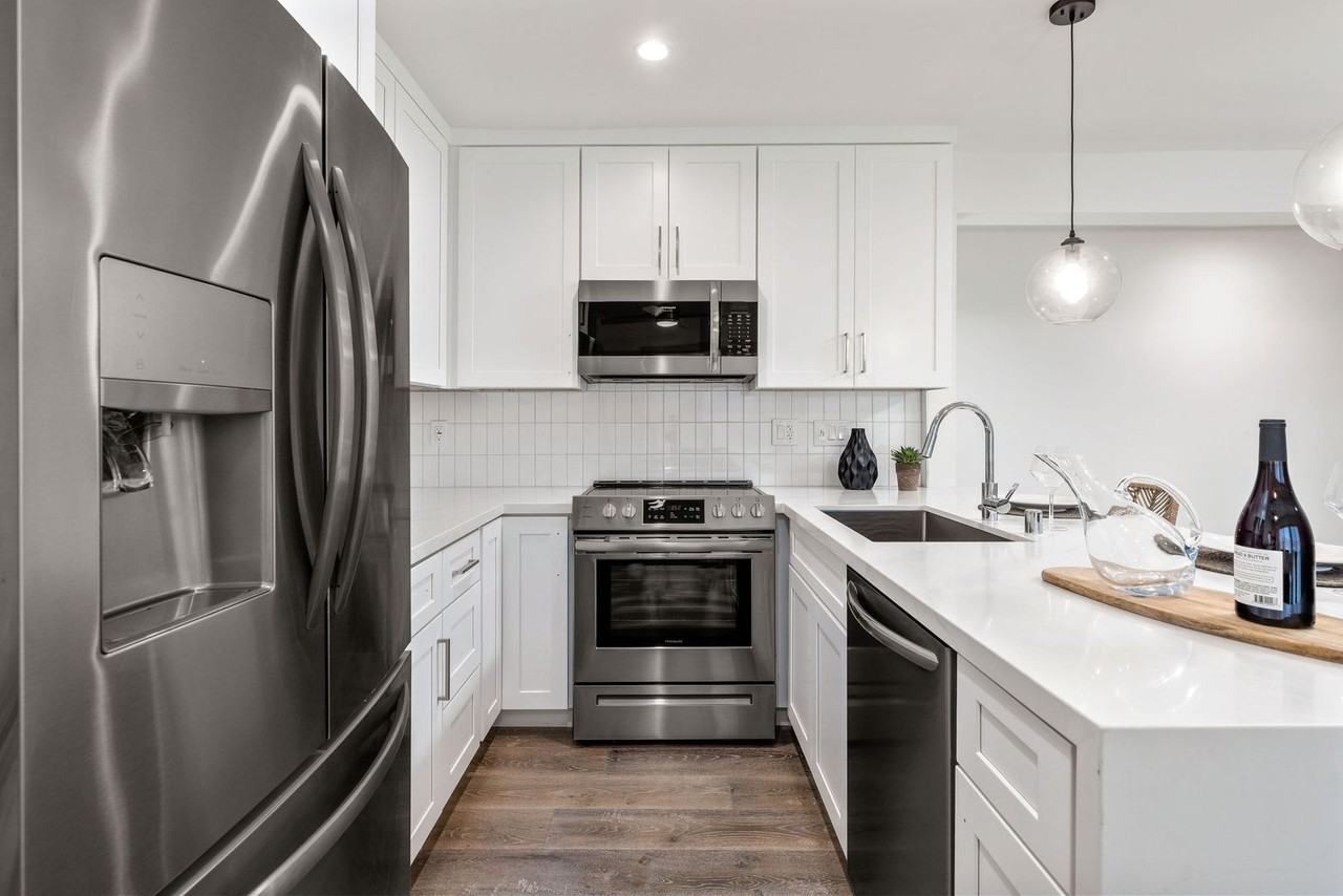 420 Illinois ES LLC - Photo 5 of 32