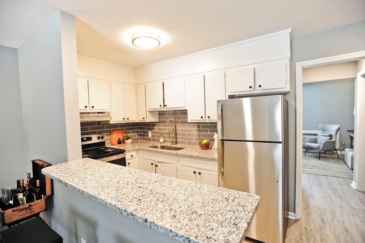 Winston Salem Villas Apartments on Spring St - Photo 5 of 9