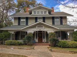 featured image of 1917 Senate St