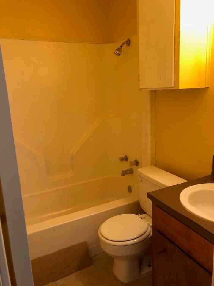 803 W Avenue E - Photo 2 of 11