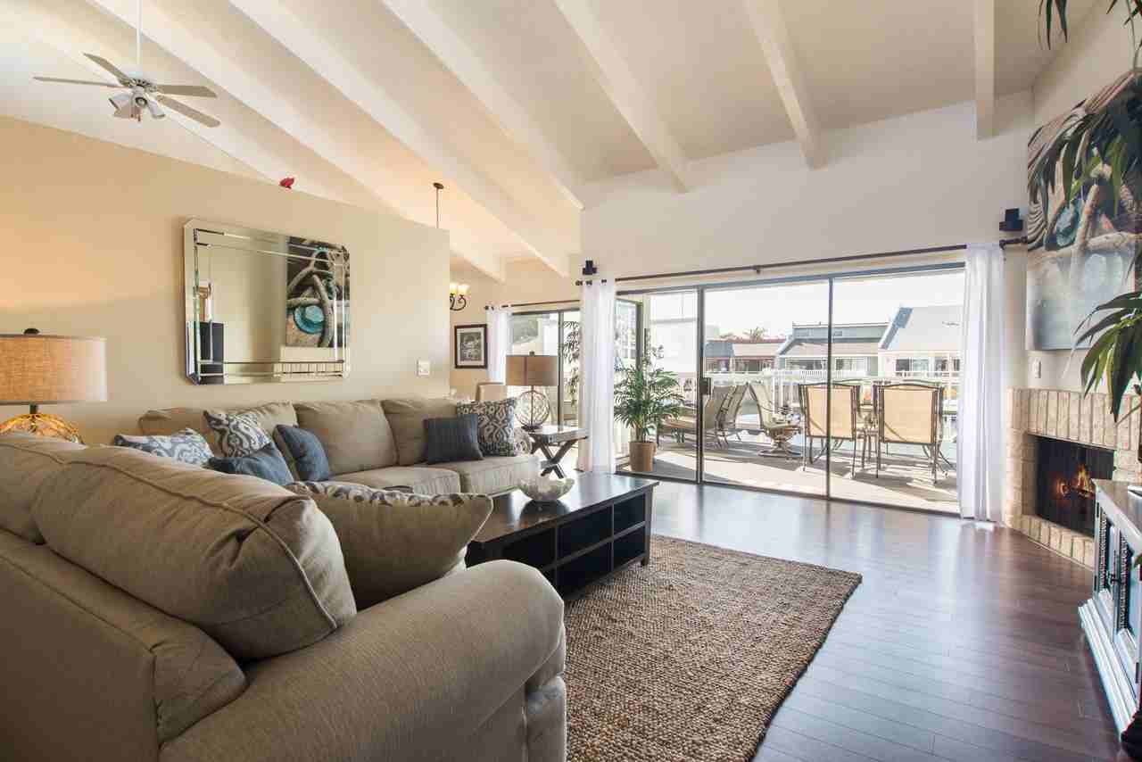 4431 Gateshead Bay - Photo 3 of 18