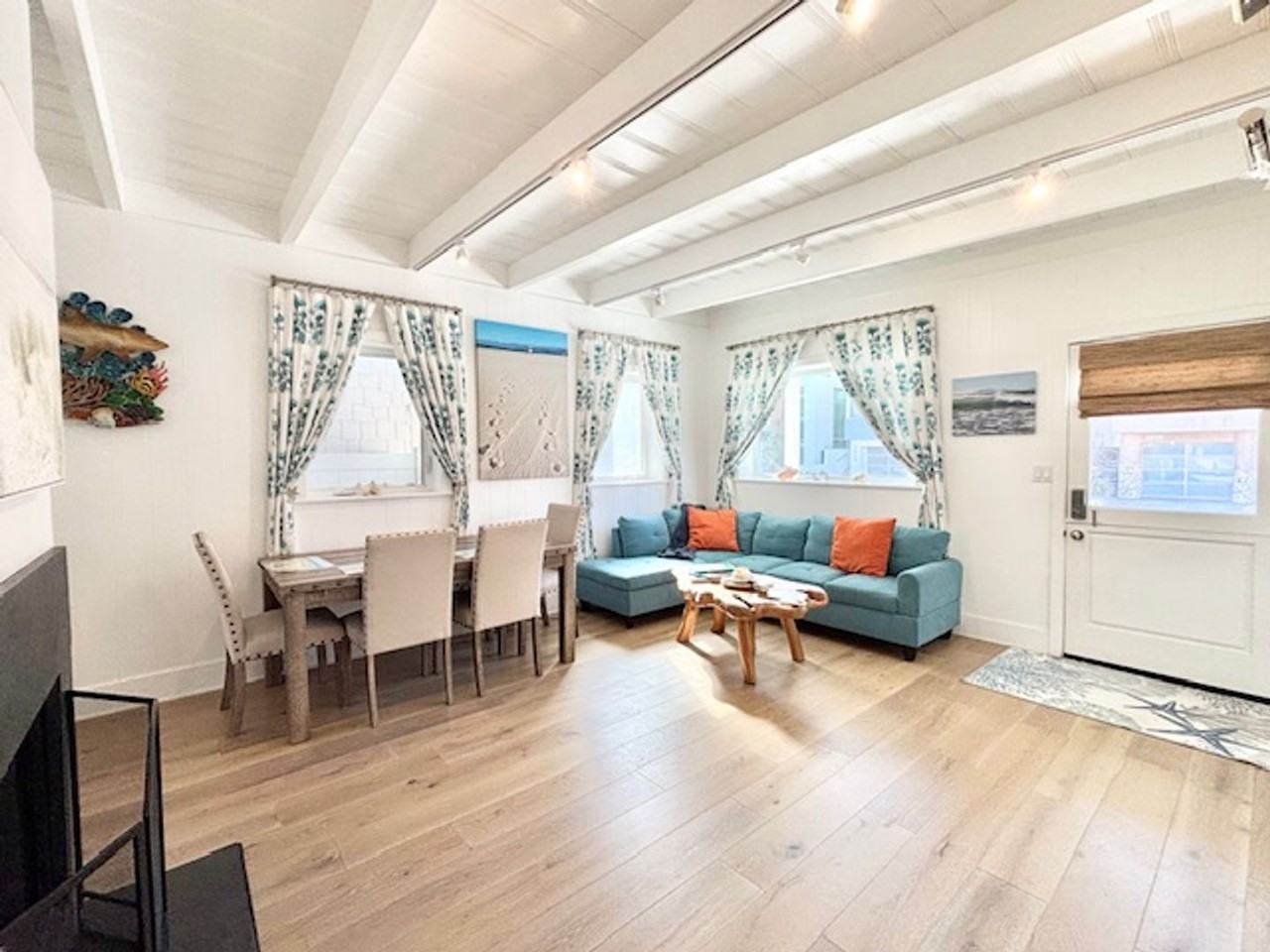 3628 Ocean Dr - Photo 4 of 23