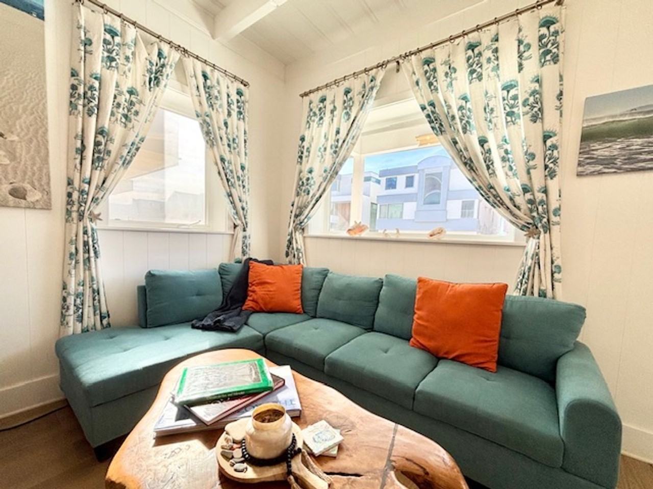 3628 Ocean Dr - Photo 5 of 23