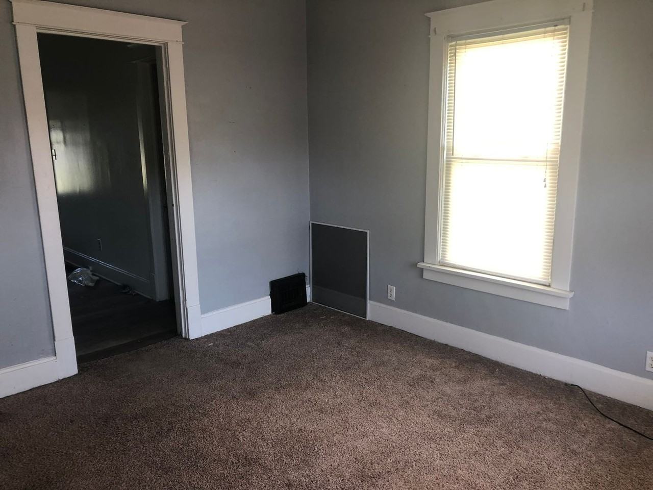 1019 18th Avenue A - Photo 2 of 6