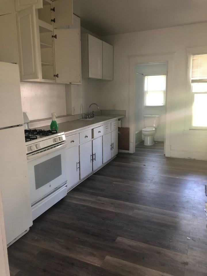 1019 18th Avenue A - Photo 3 of 6