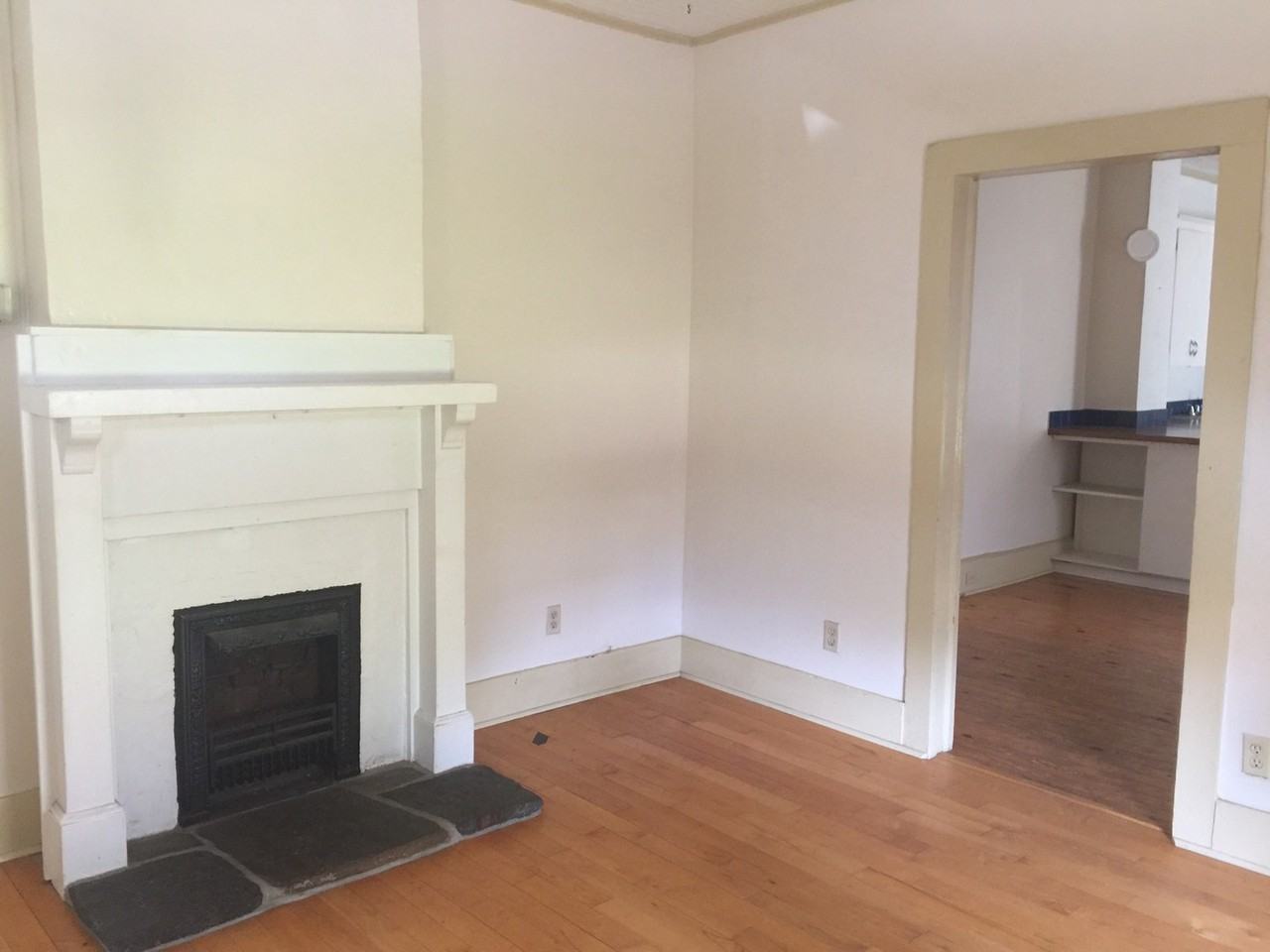 413 S Gregg St - Photo 2 of 10