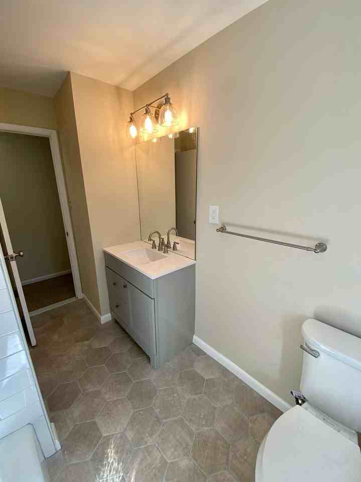 908 Country Ter - Photo 3 of 33