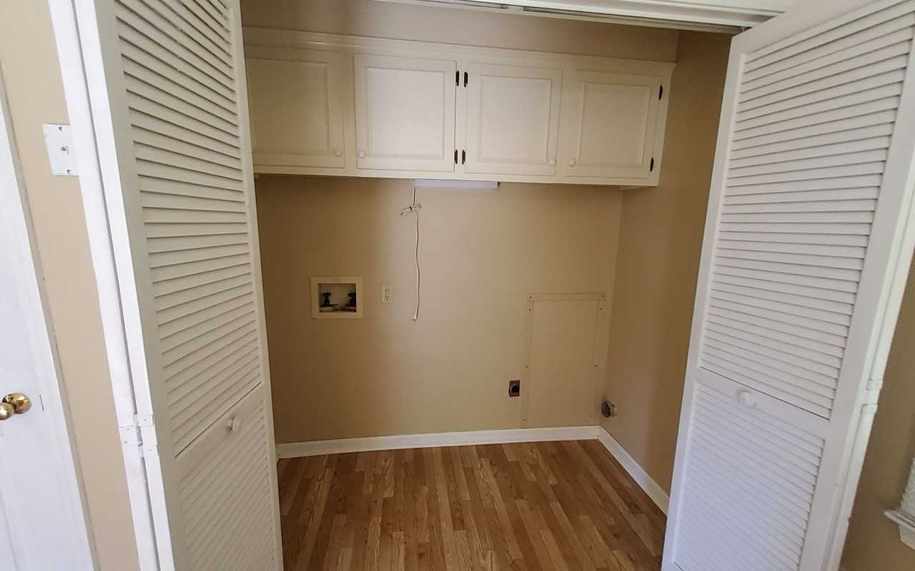 2099 Pinewood Rd - Photo 6 of 10