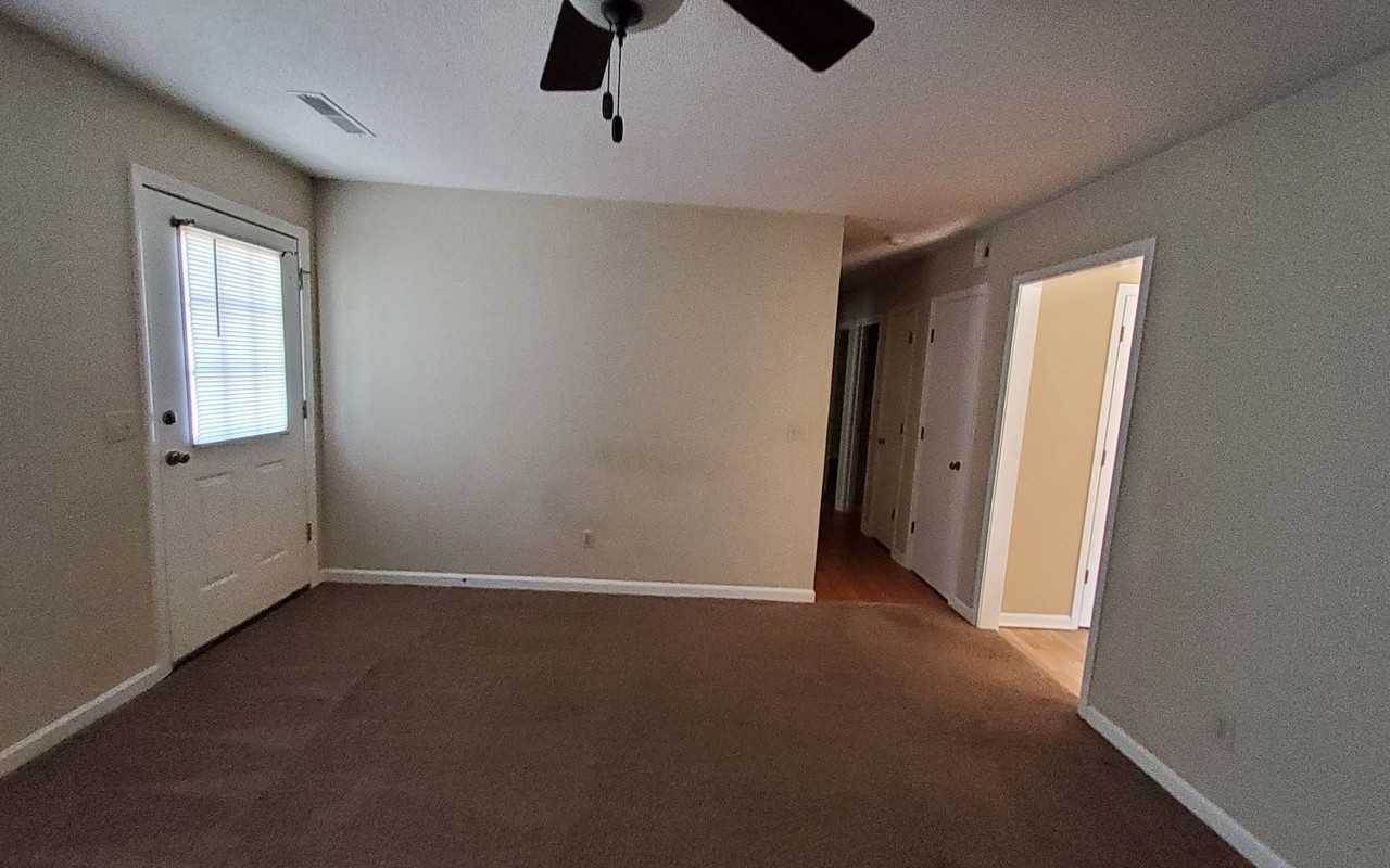 2099 Pinewood Rd - Photo 7 of 10