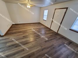 featured image of 218 N Crest Dr