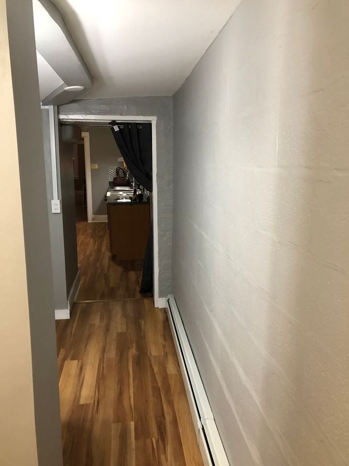 420 1/2 Howard Ave - Photo 3 of 6