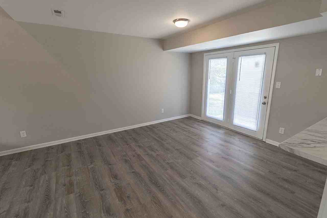 3611 Hermitage Rd - Photo 6 of 30