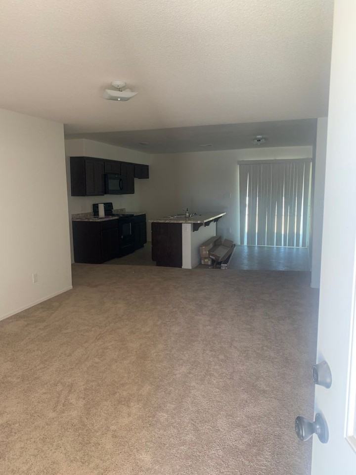 7961 E 44th Ln - Photo 3 of 12