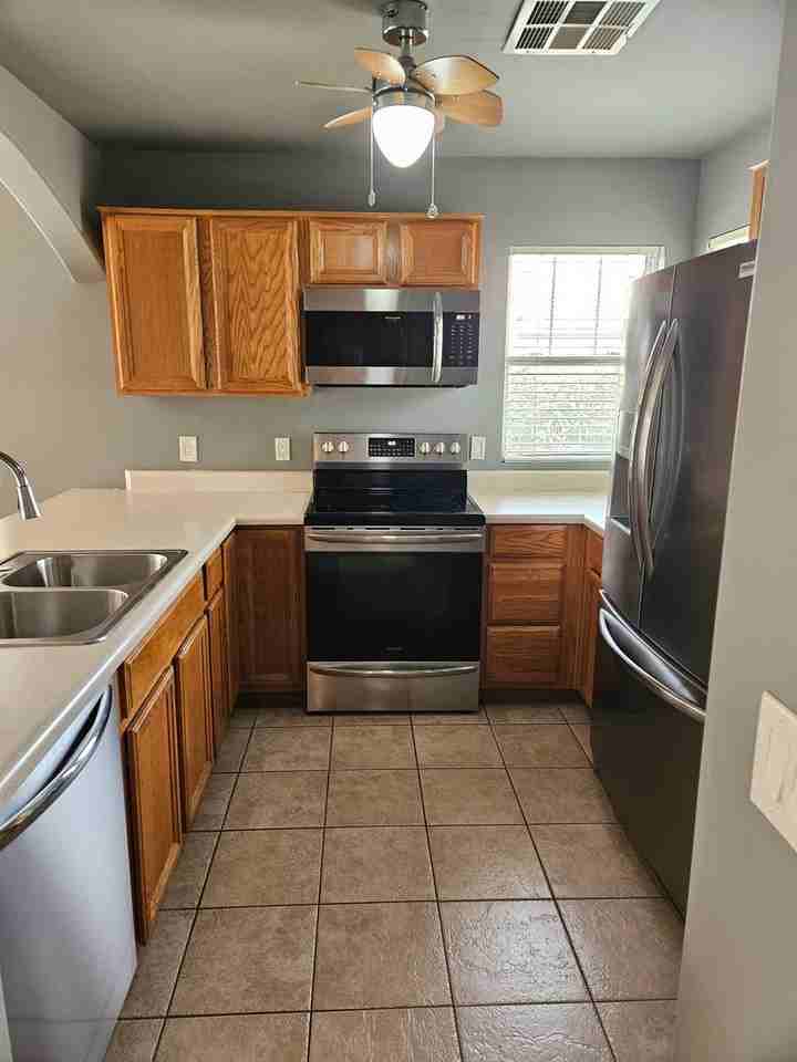 1927 E 36th Ave - Photo 2 of 18