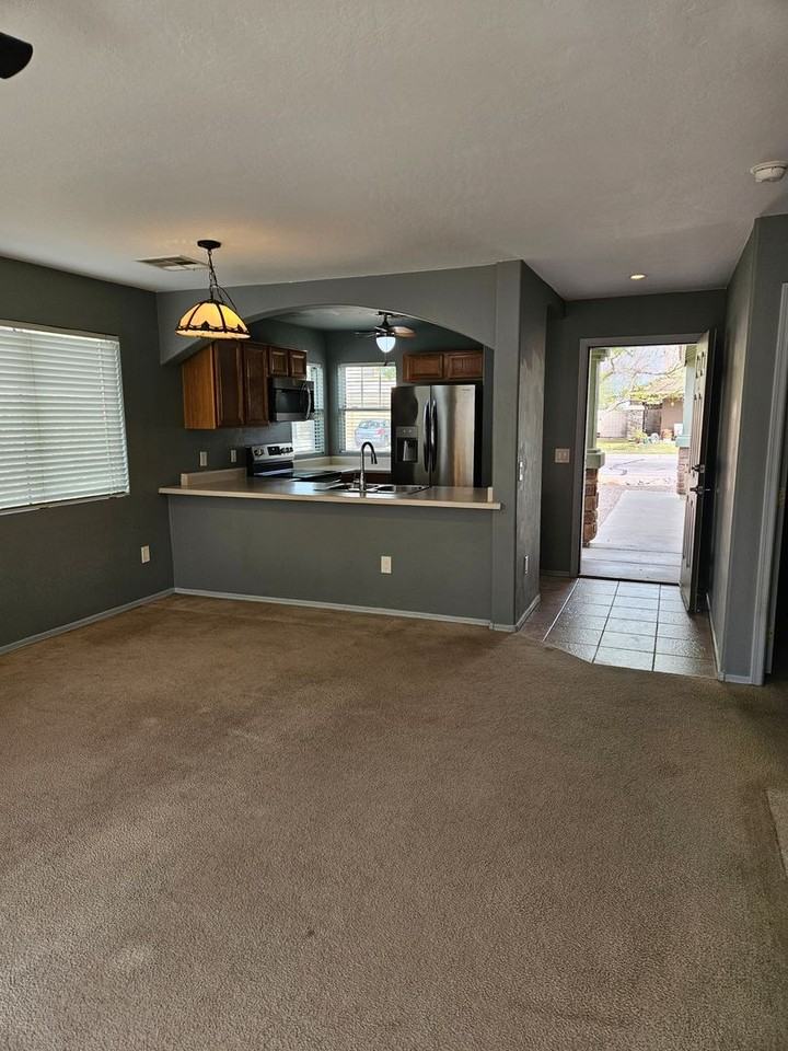 1927 E 36th Ave - Photo 4 of 18