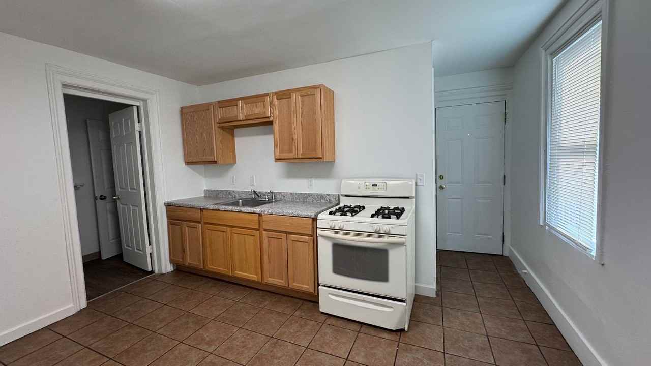 156 National Ave Sw - Photo 5 of 13