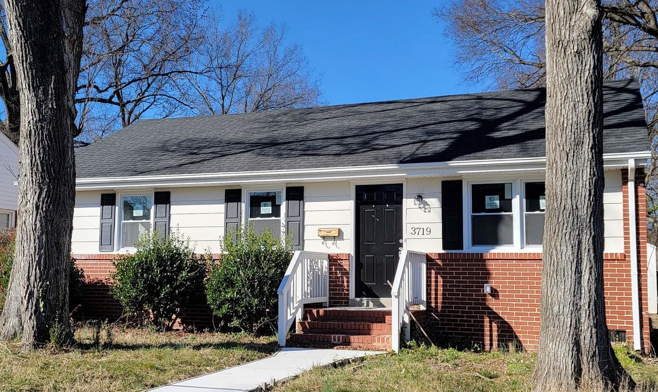 3719 Moody Ave - Photo 2 of 16